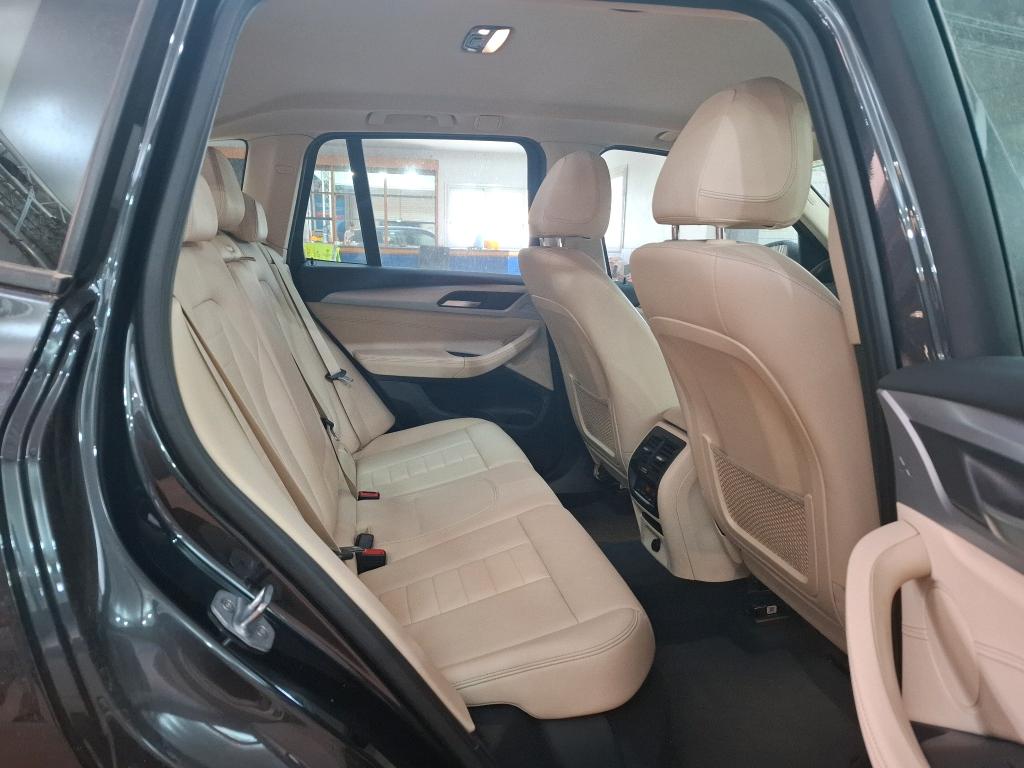 BMW X3 - sDrive18d 150 BUSINESS DESIGN BVA8
