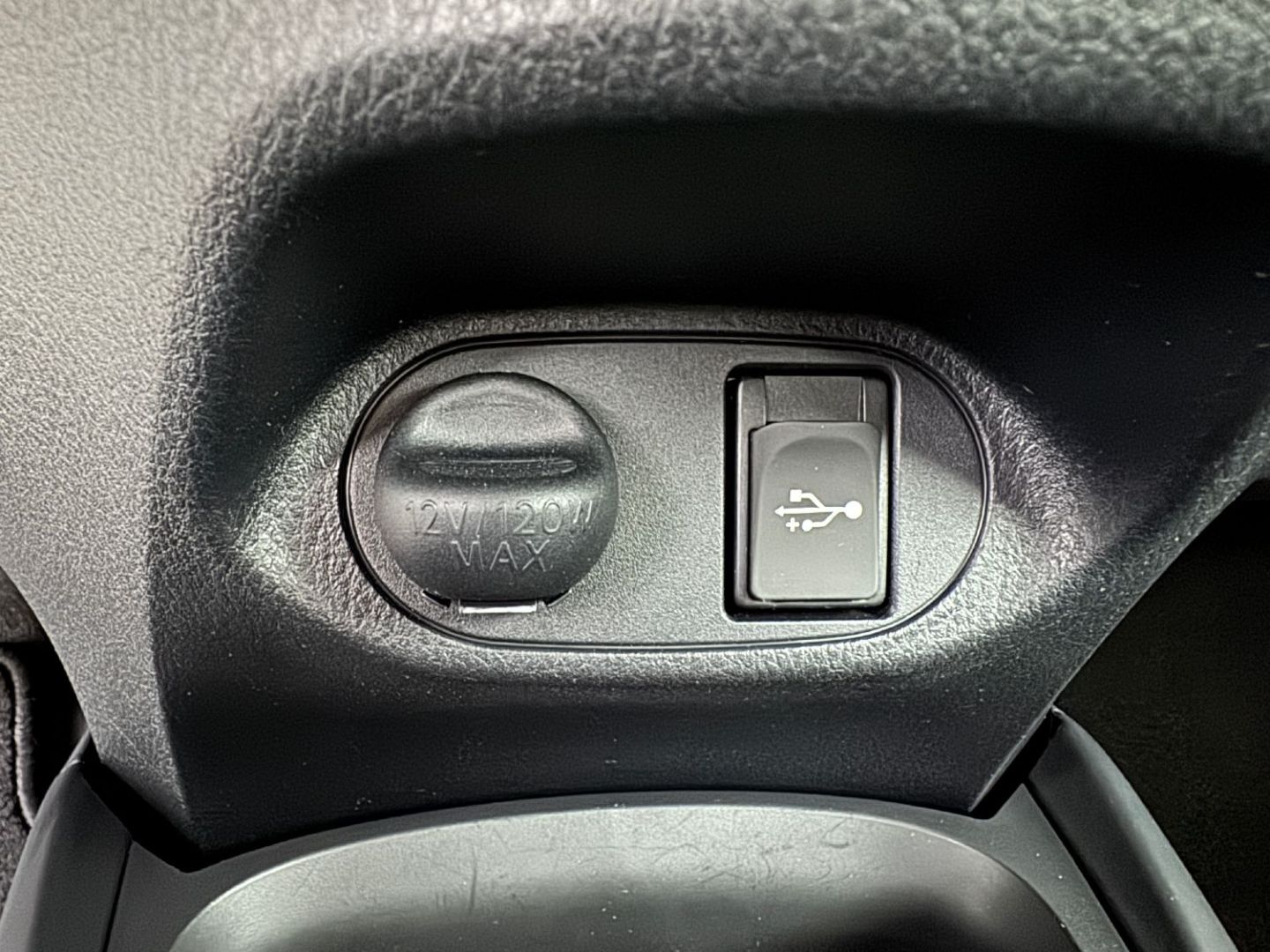 TOYOTA YARIS AFFAIRES - HYBRIDE 100H FRANCE BUSINESS 5p