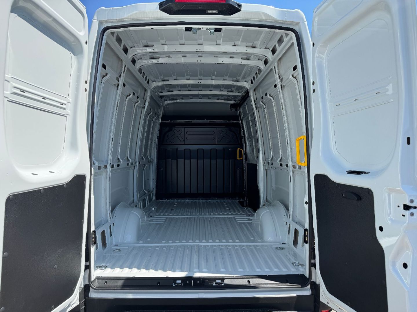 IVECO DAILY FOURGON - 35S18 180CV 3L L3H2 12M3