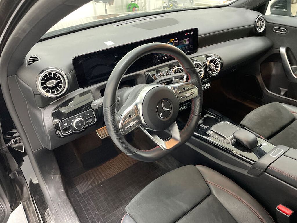 MERCEDES-BENZ CLASSE A - 200 d AMG LINE 8G-DCT
